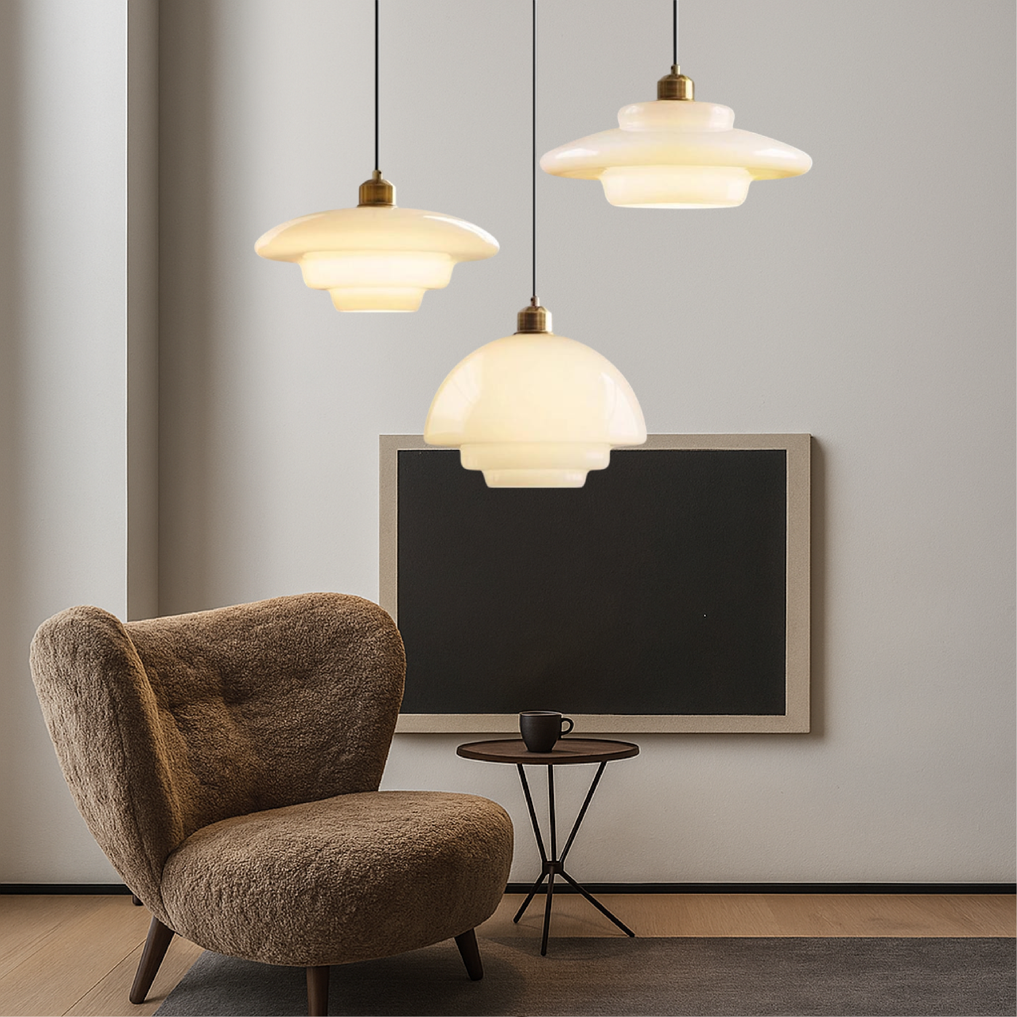 Lampa wisząca z mlecznobiałego szkła