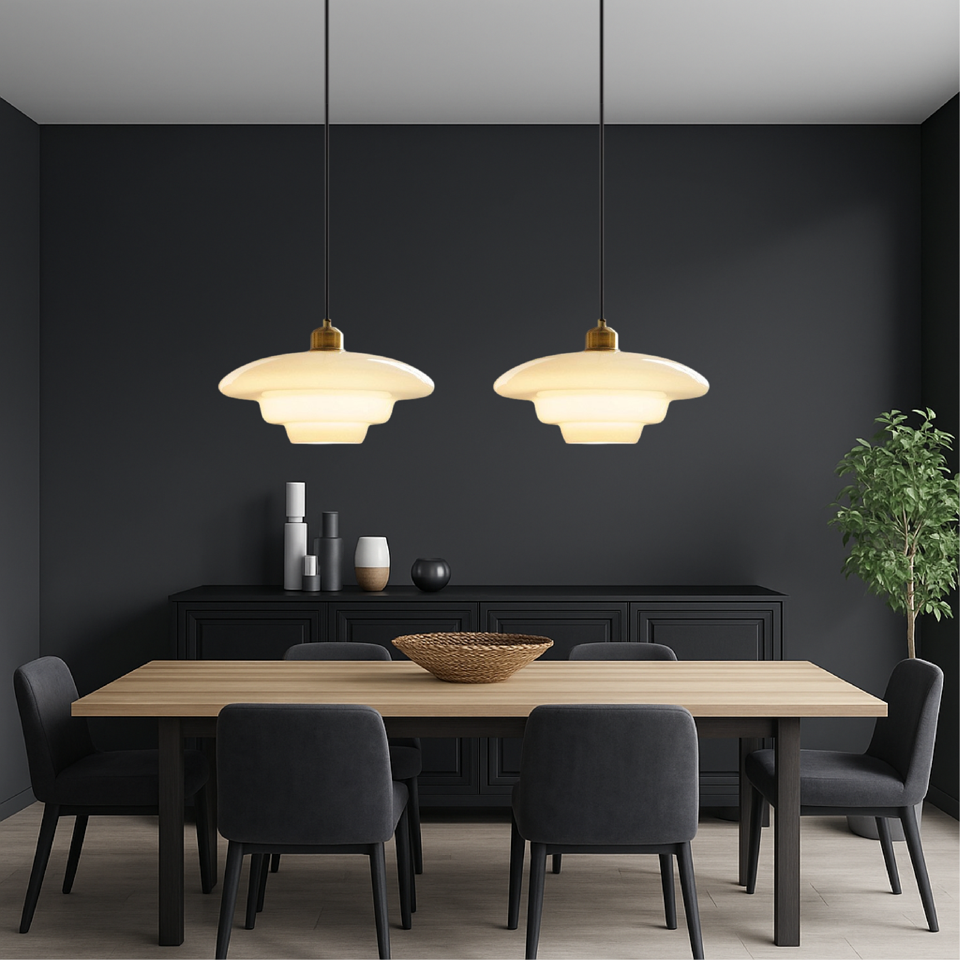 Lampa wisząca z mlecznobiałego szkła