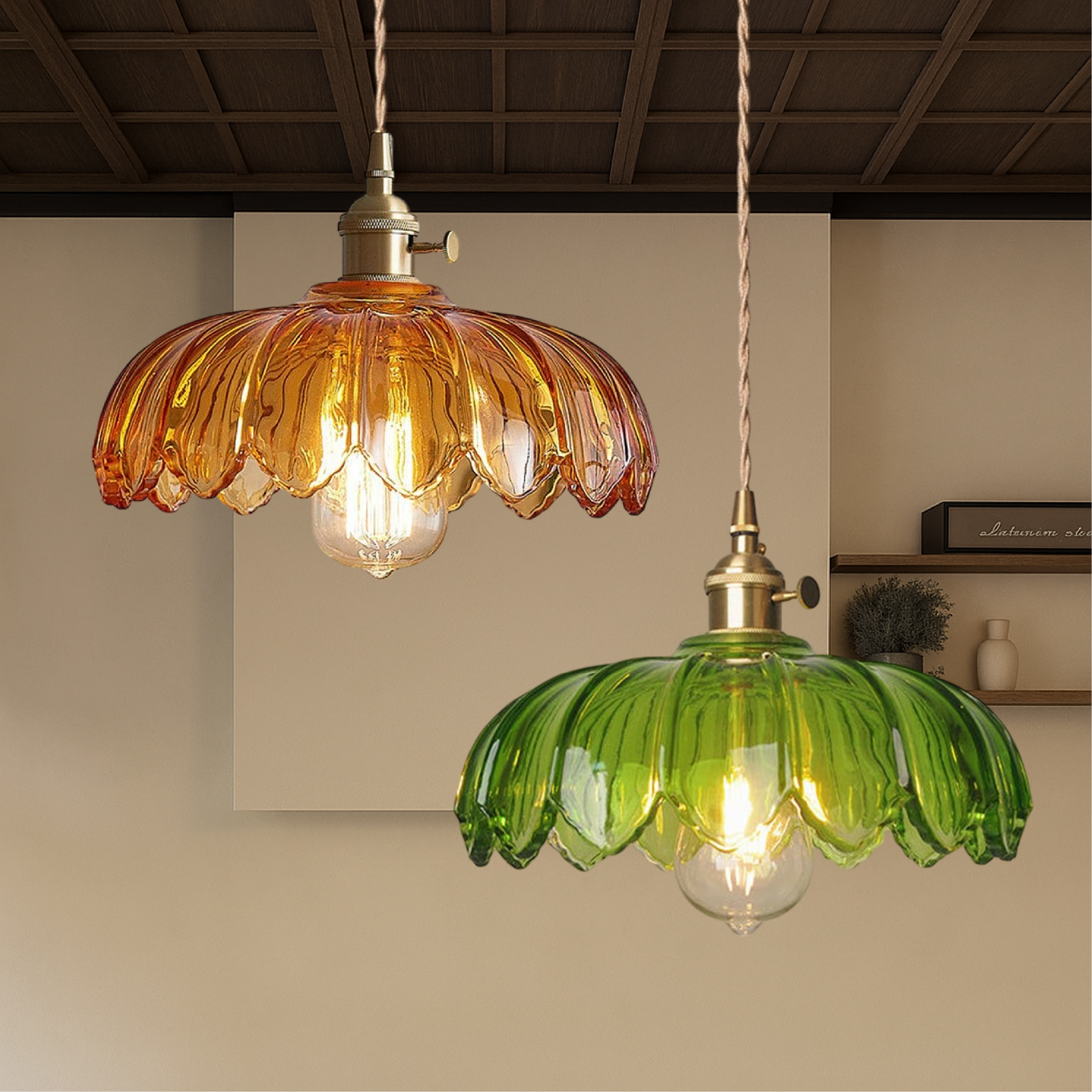 Szklana lampa wisząca w kształcie kwiatu