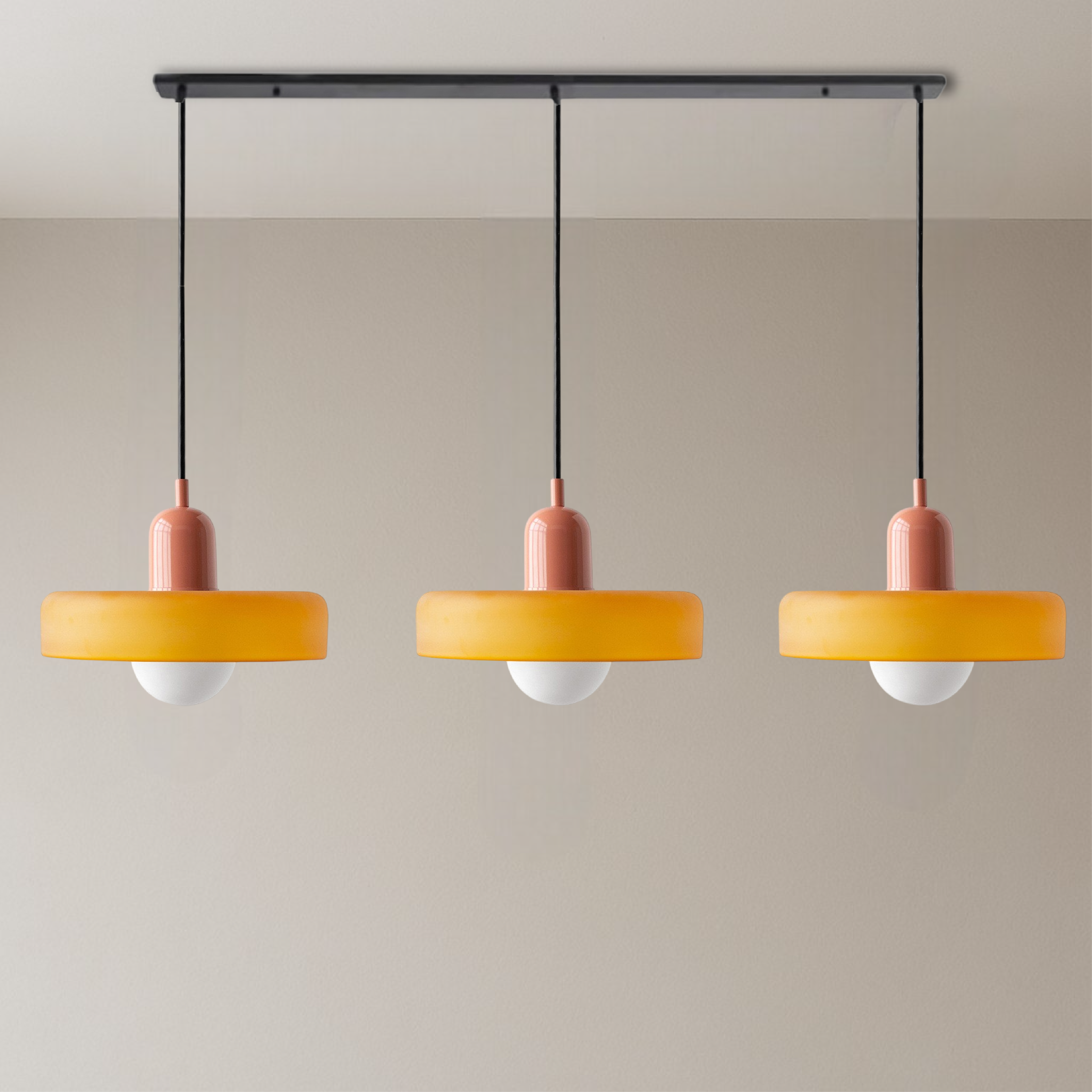 3-głowicowa lampa wisząca Bauhaus z kolorowego szkła