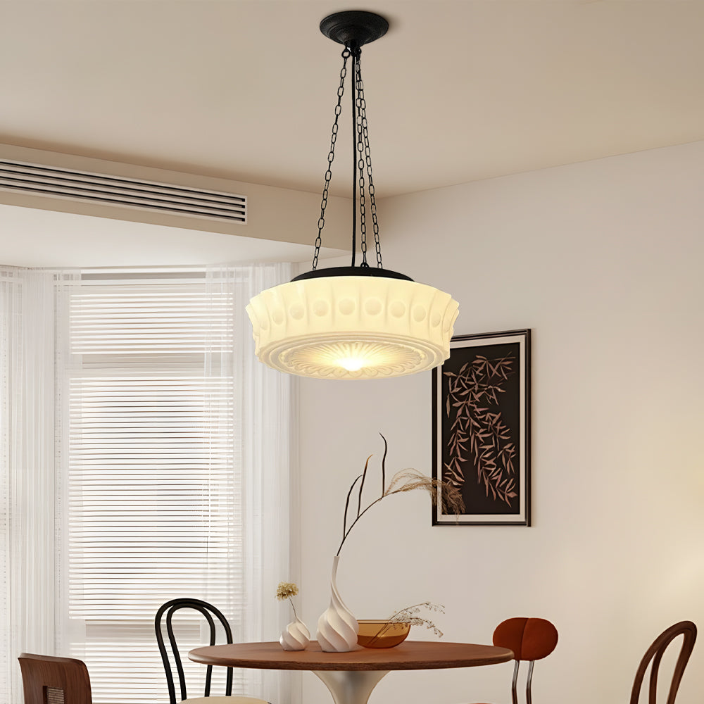 Mlecznobiała lampa wisząca