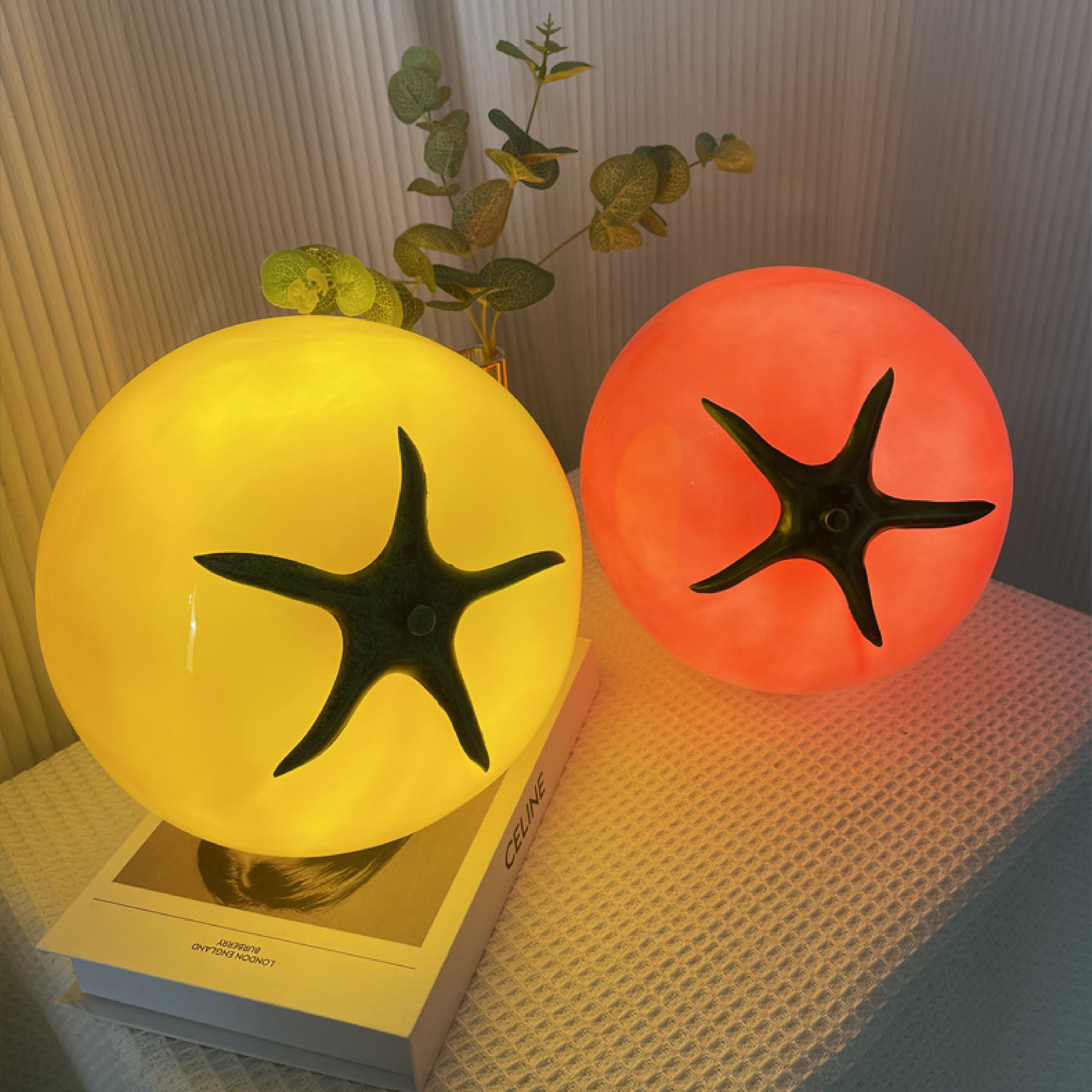 Pomidorowa lampa stołowa
