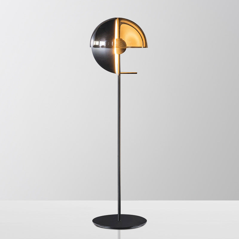 Szklana lampa podłogowa Hau