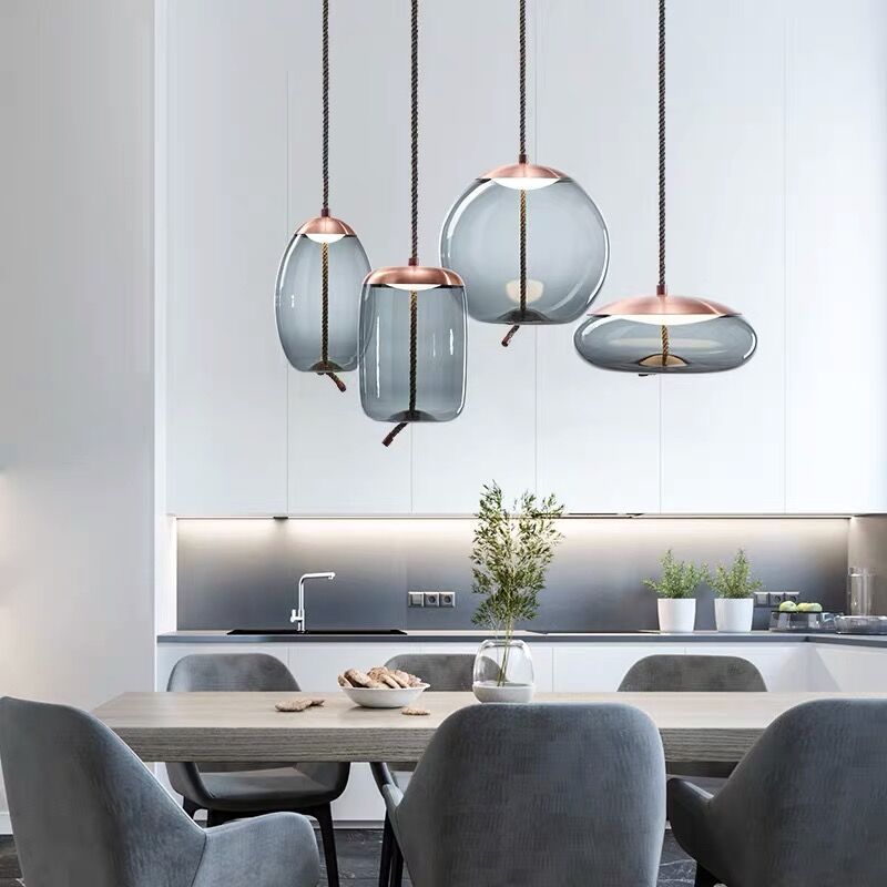 Lampa wisząca Hempoire w kolorze różowego złota