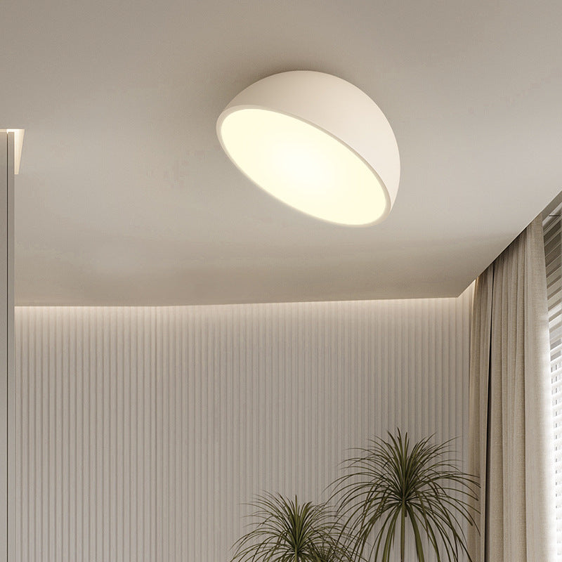 Półkulista lampa sufitowa