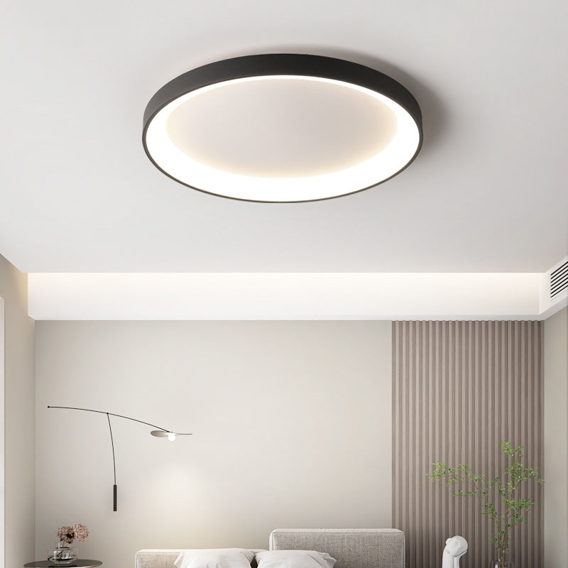 Minimalistyczna lampa sufitowa