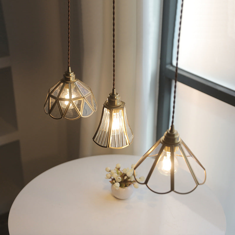 Szklana lampa wisząca w stylu vintage