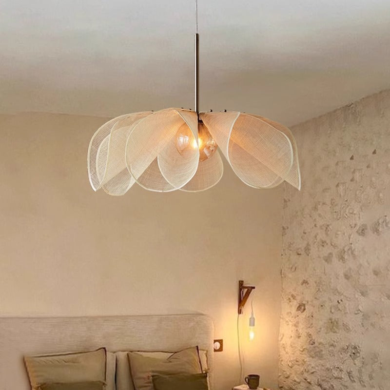 Lampa wisząca z tkaniny w stylu vintage