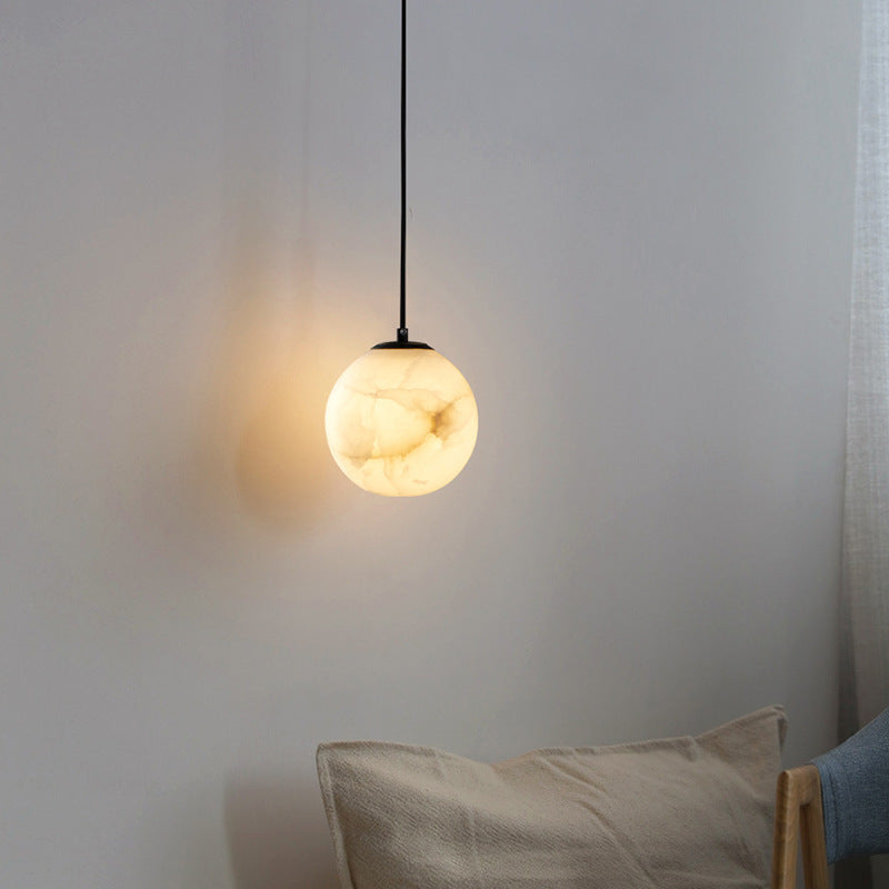 Kulista marmurowa lampa wisząca