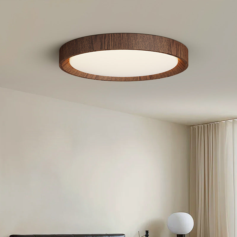 Lampa sufitowa z ciemnego drewna