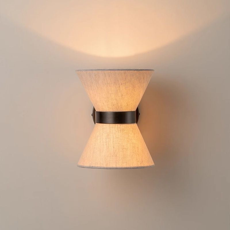 Jedwabna lampa ścienna Wabi Sabi