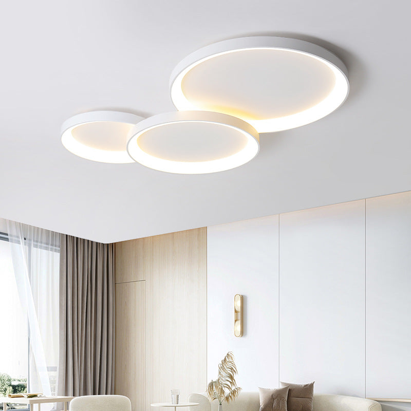 Minimalistyczna lampa sufitowa