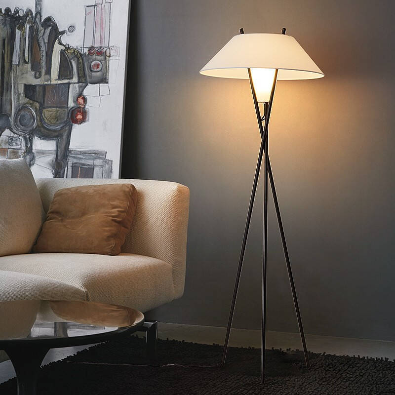 Lampa podłogowa z tkaniny Jubilee