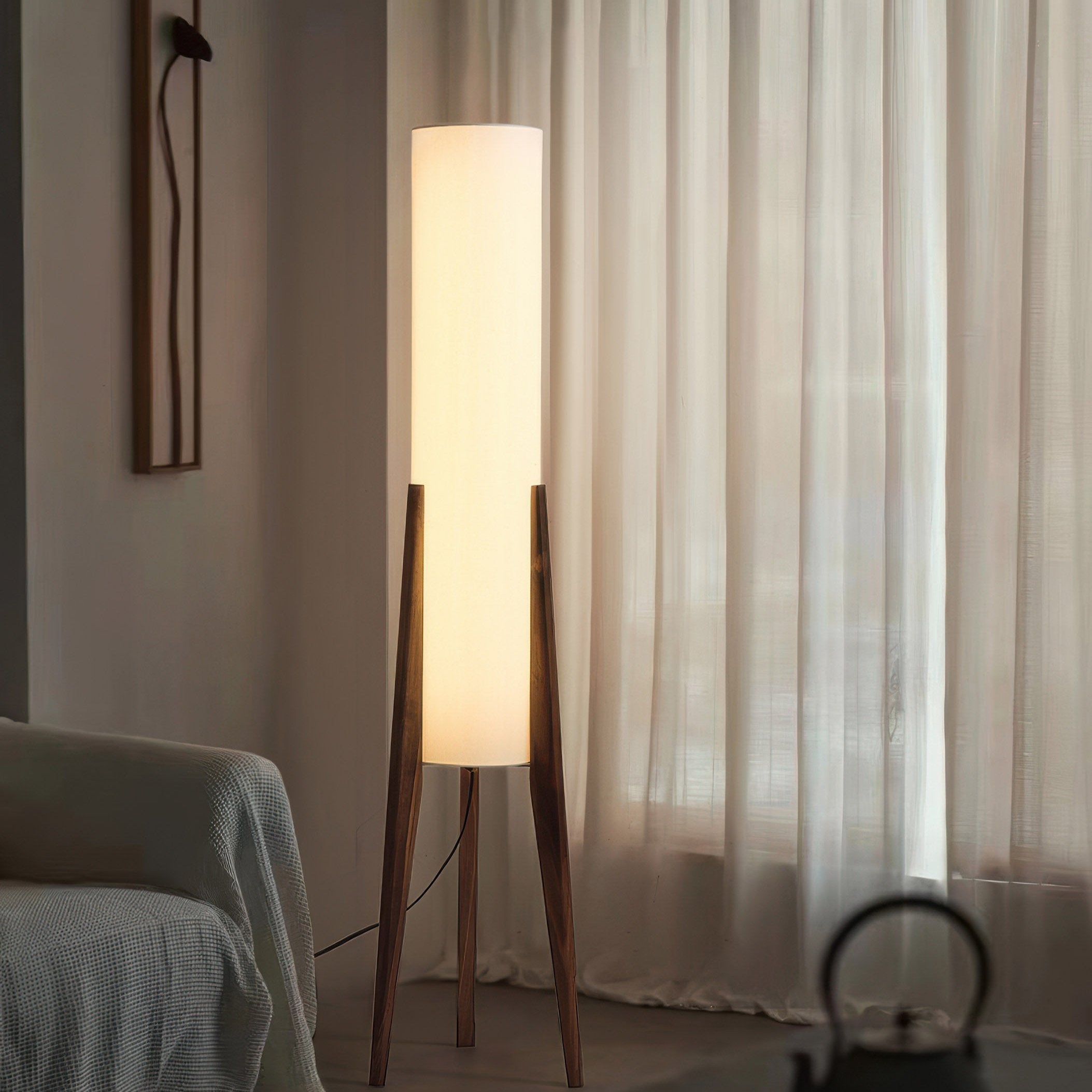 Lampa podłogowa z litego orzecha włoskiego