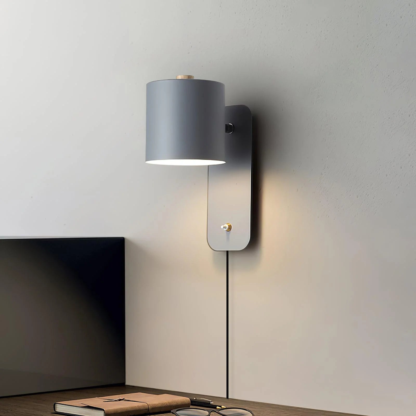Wtykowa lampa ścienna Cylinder