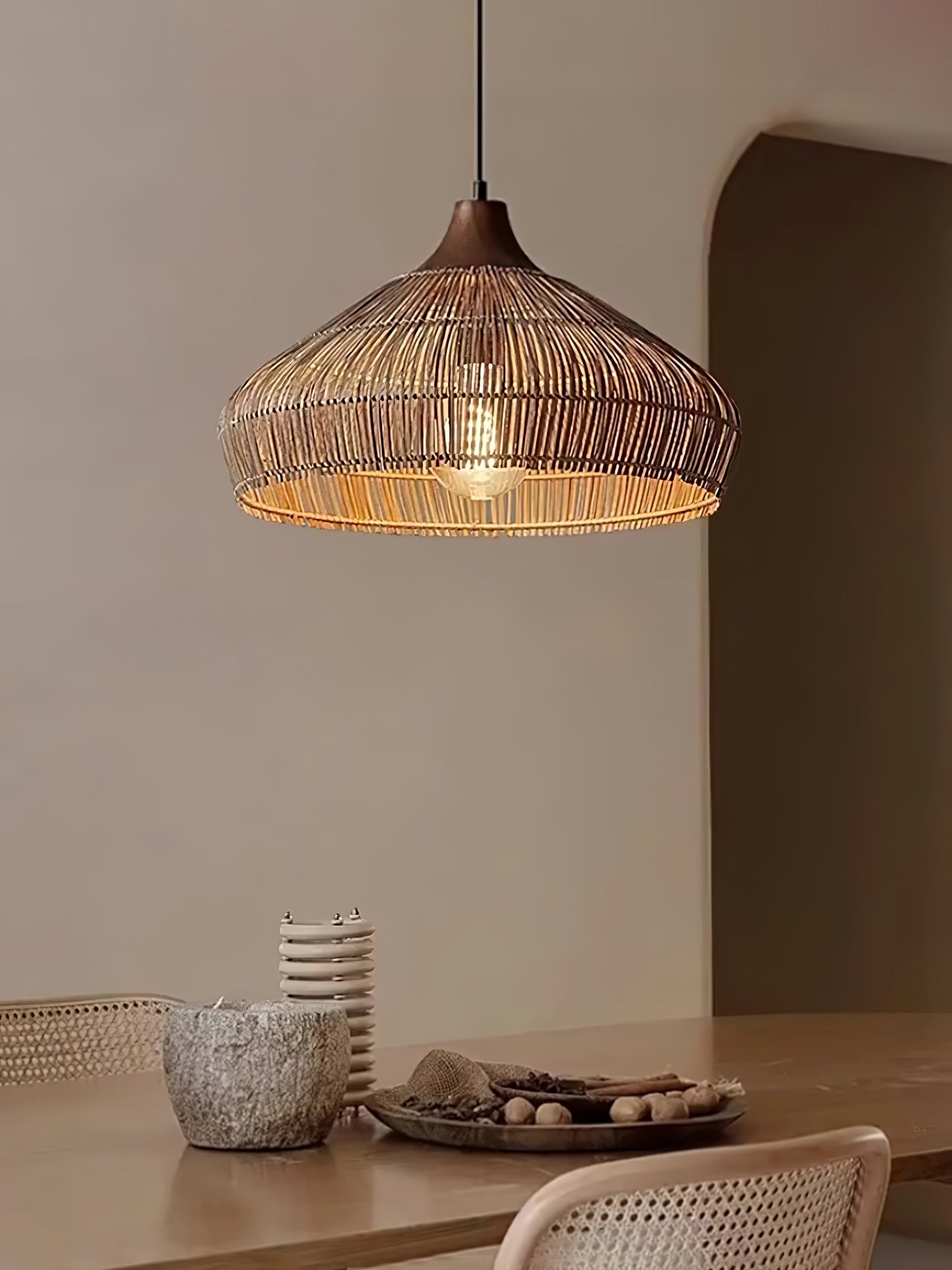 Wiklinowa lampa wisząca z rattanu