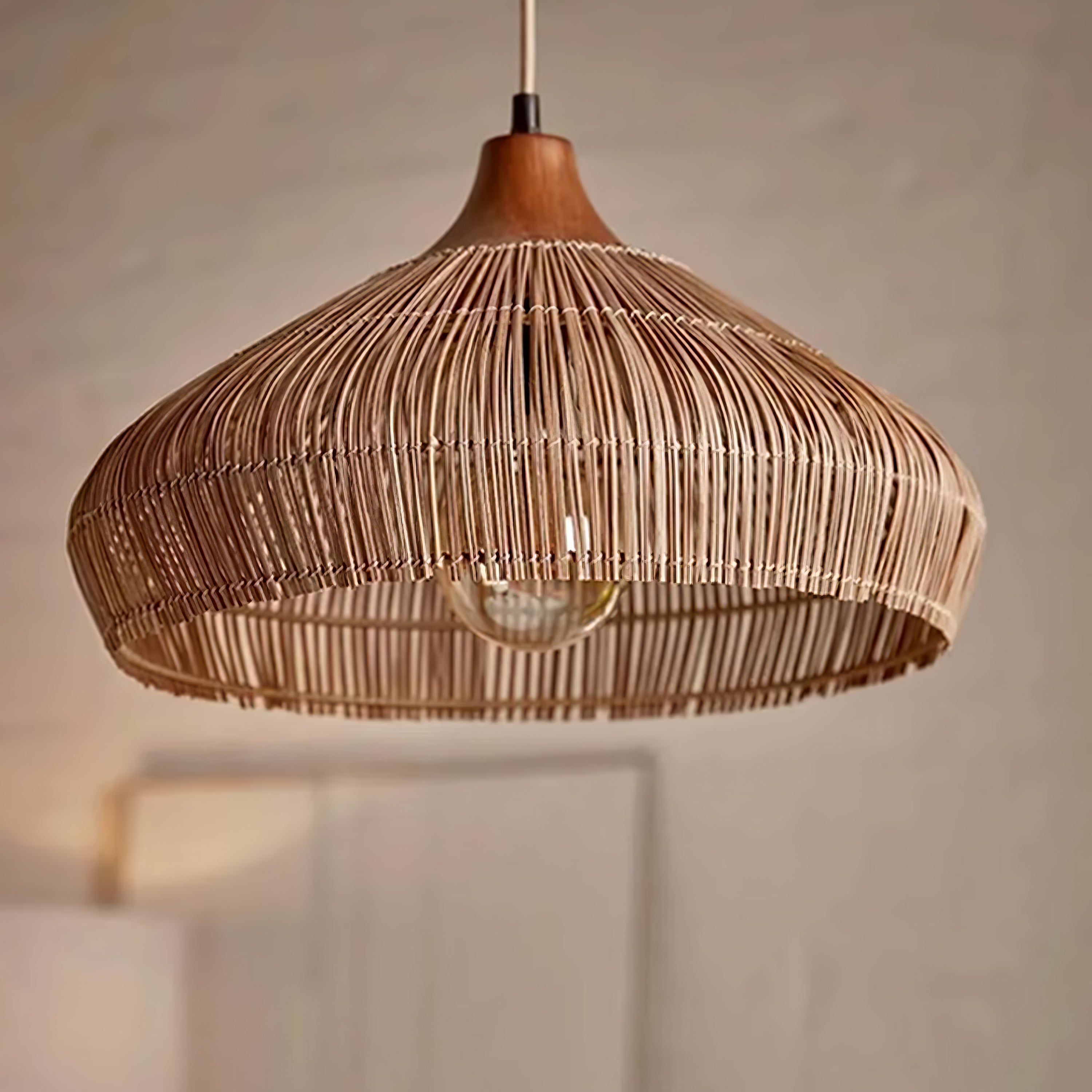 Wiklinowa lampa wisząca z rattanu