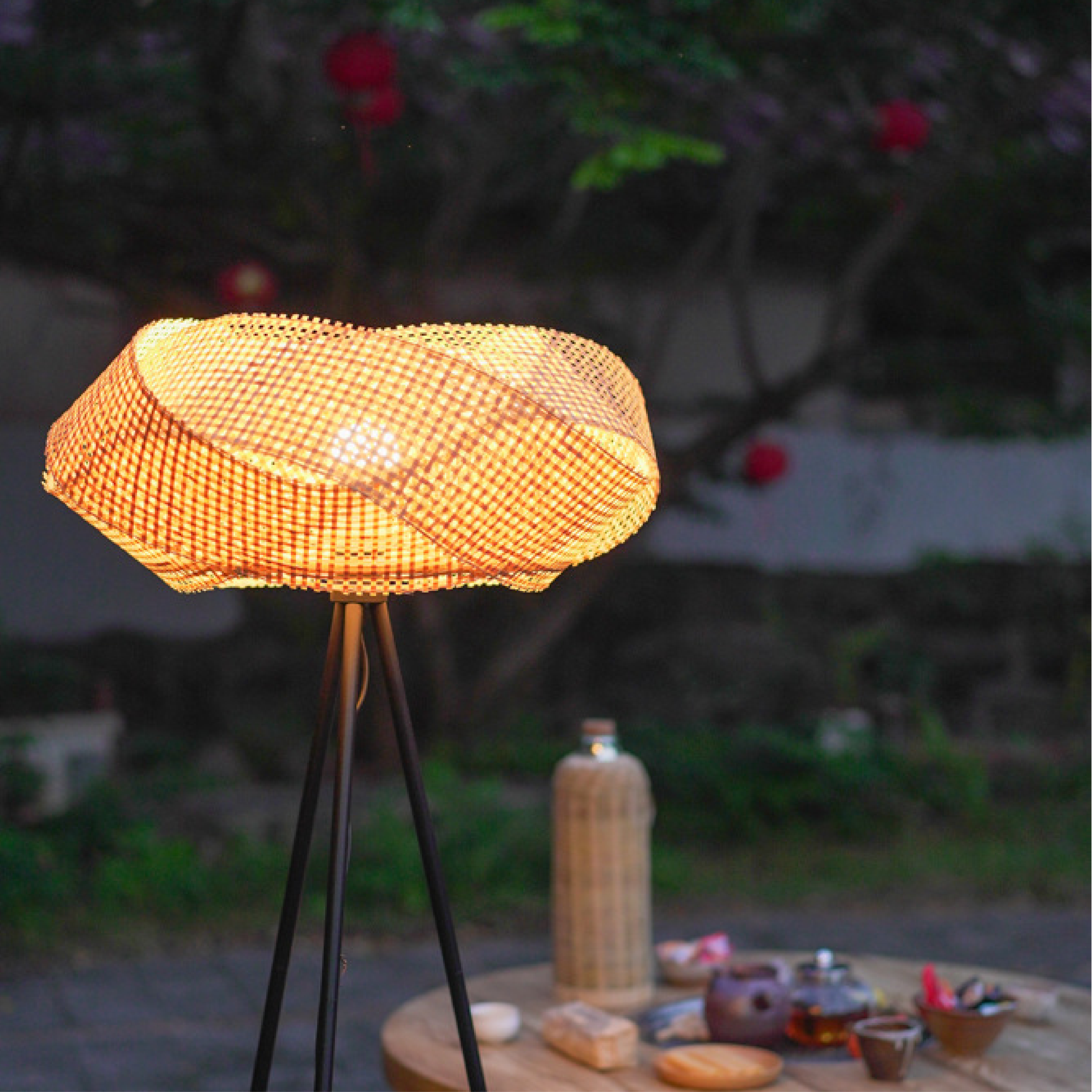 Bambusowa lampa podłogowa