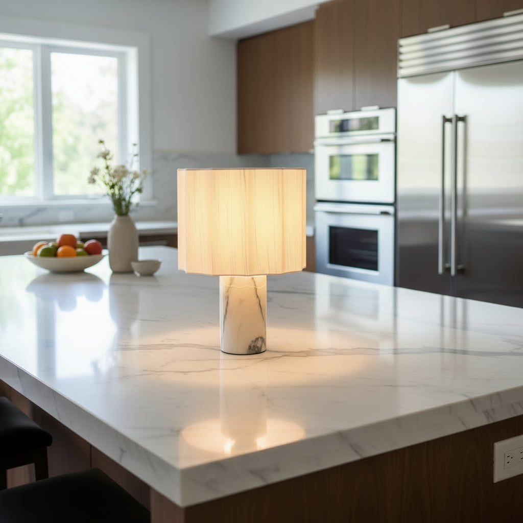 Marmurowa lampa stołowa Mirna