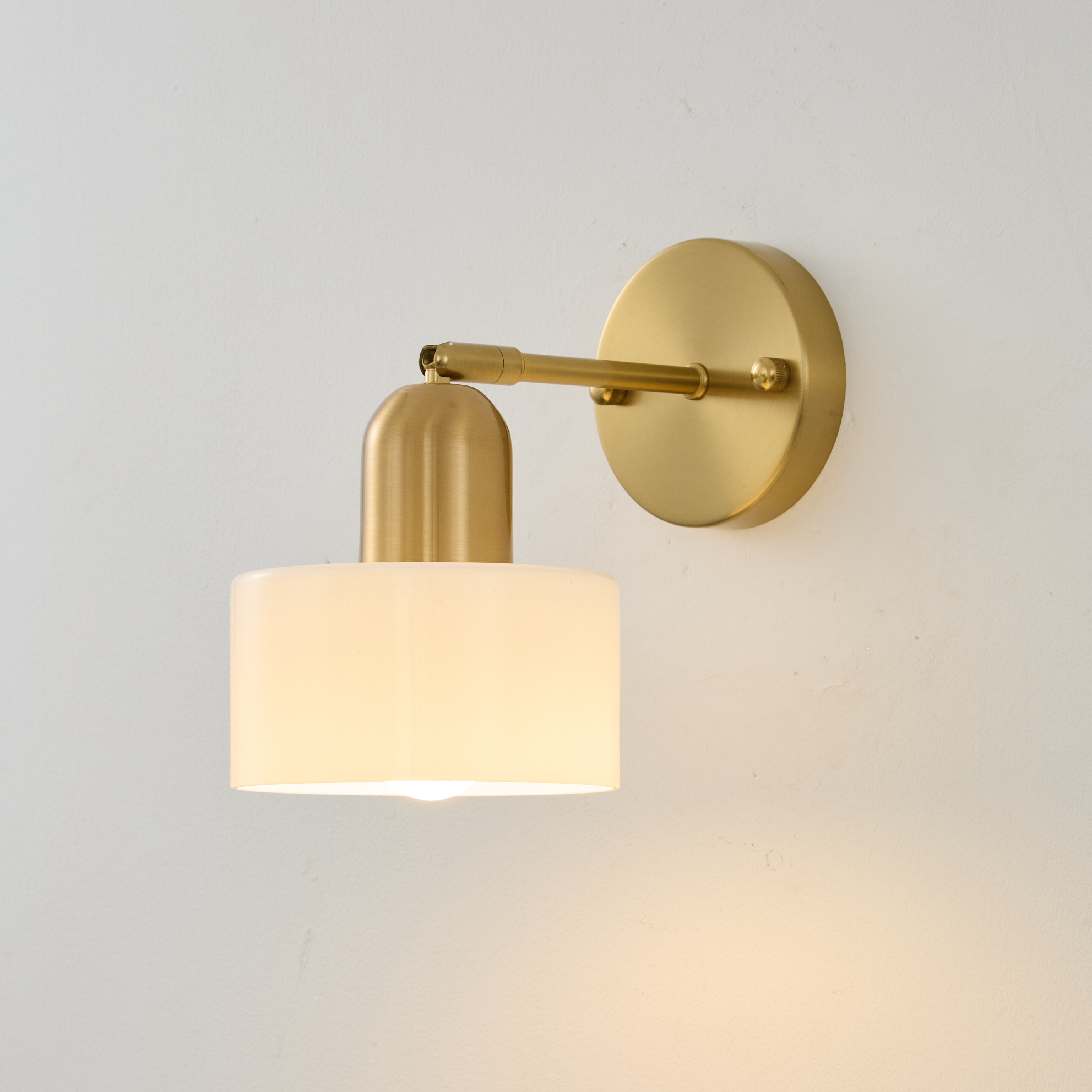 Lampa ścienna Bauhaus z kolorowego szkła