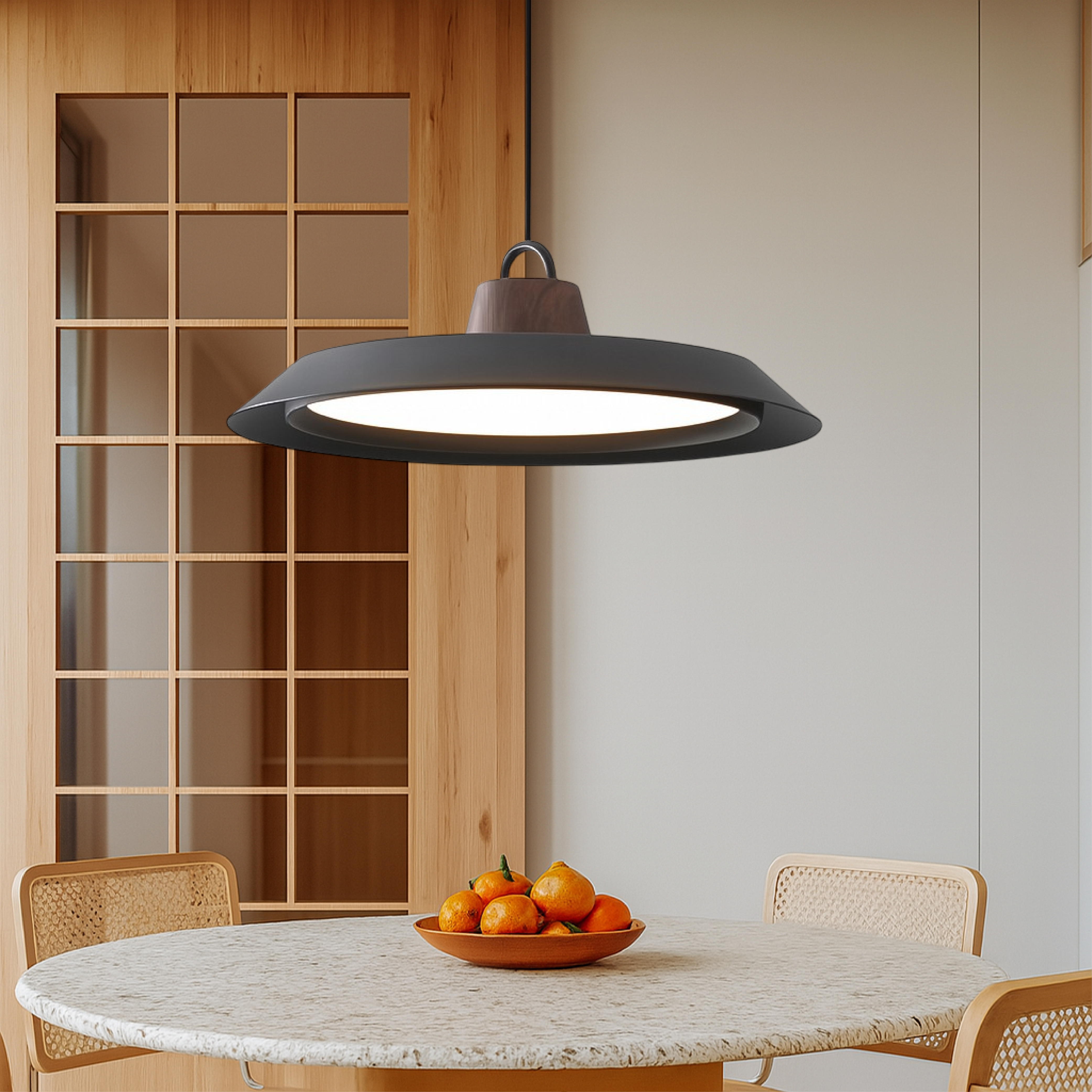 Skandynawska lampa wisząca z drewna i metalu
