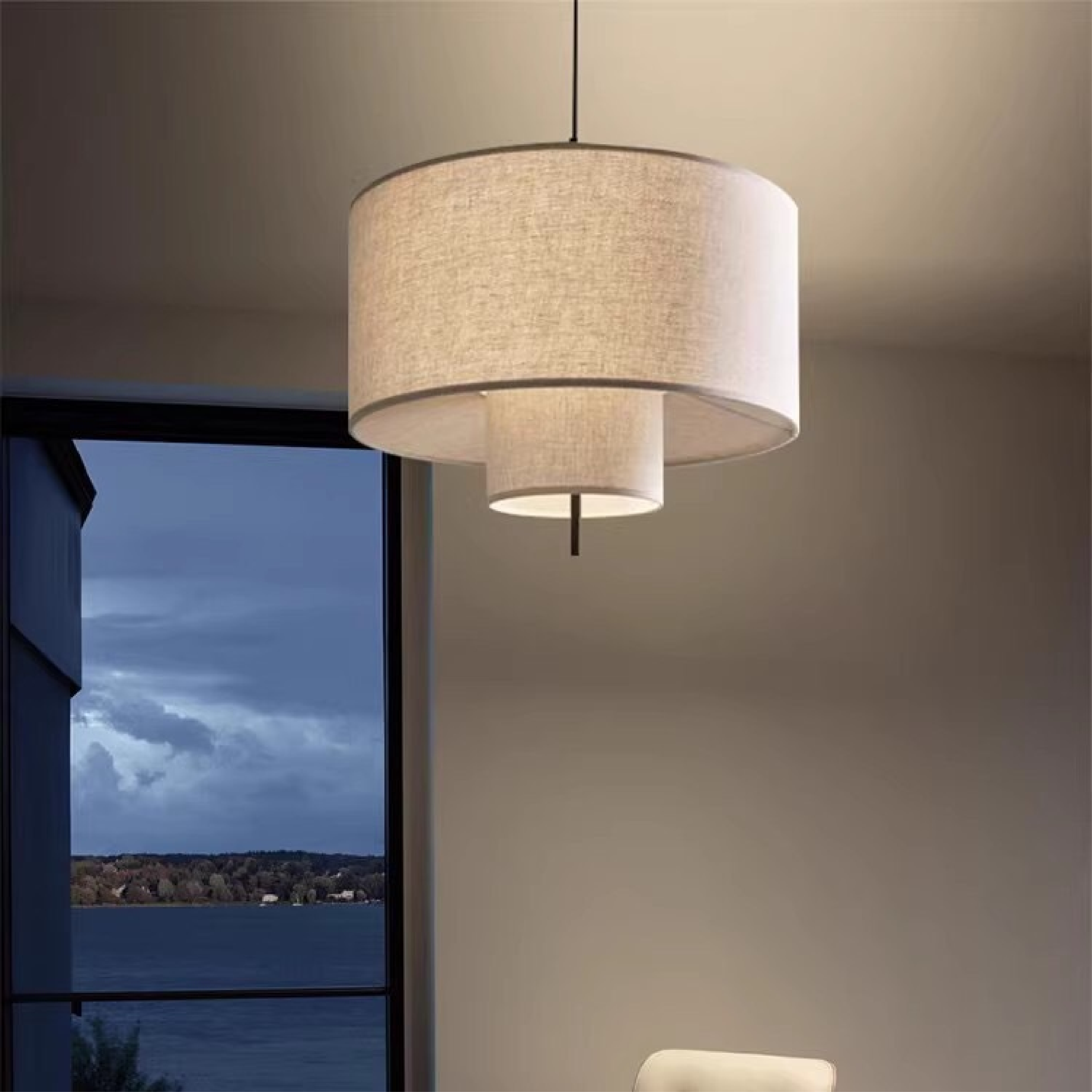 Jedwabna lampa wisząca Yurina