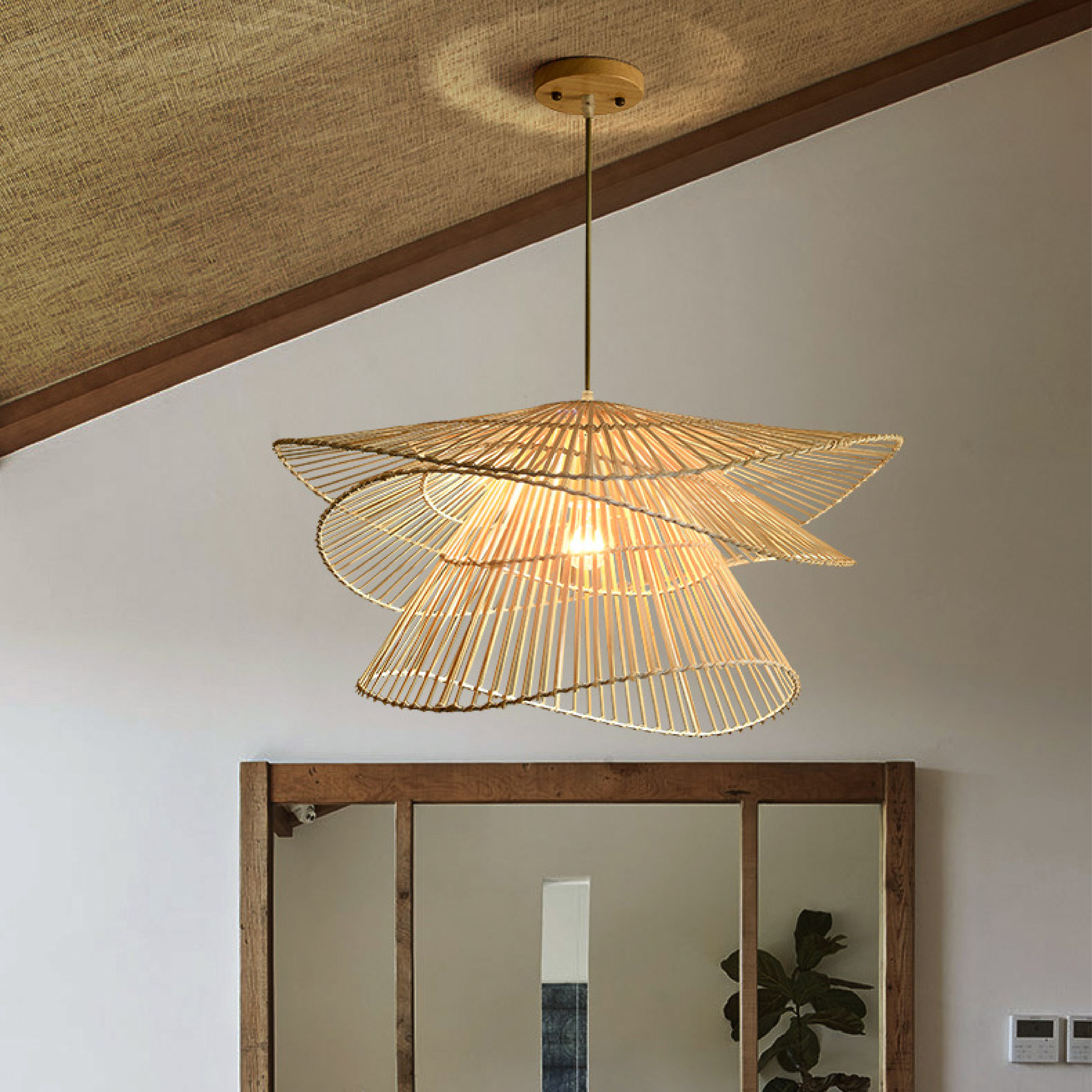 Lampa wisząca z drewna rattanowego