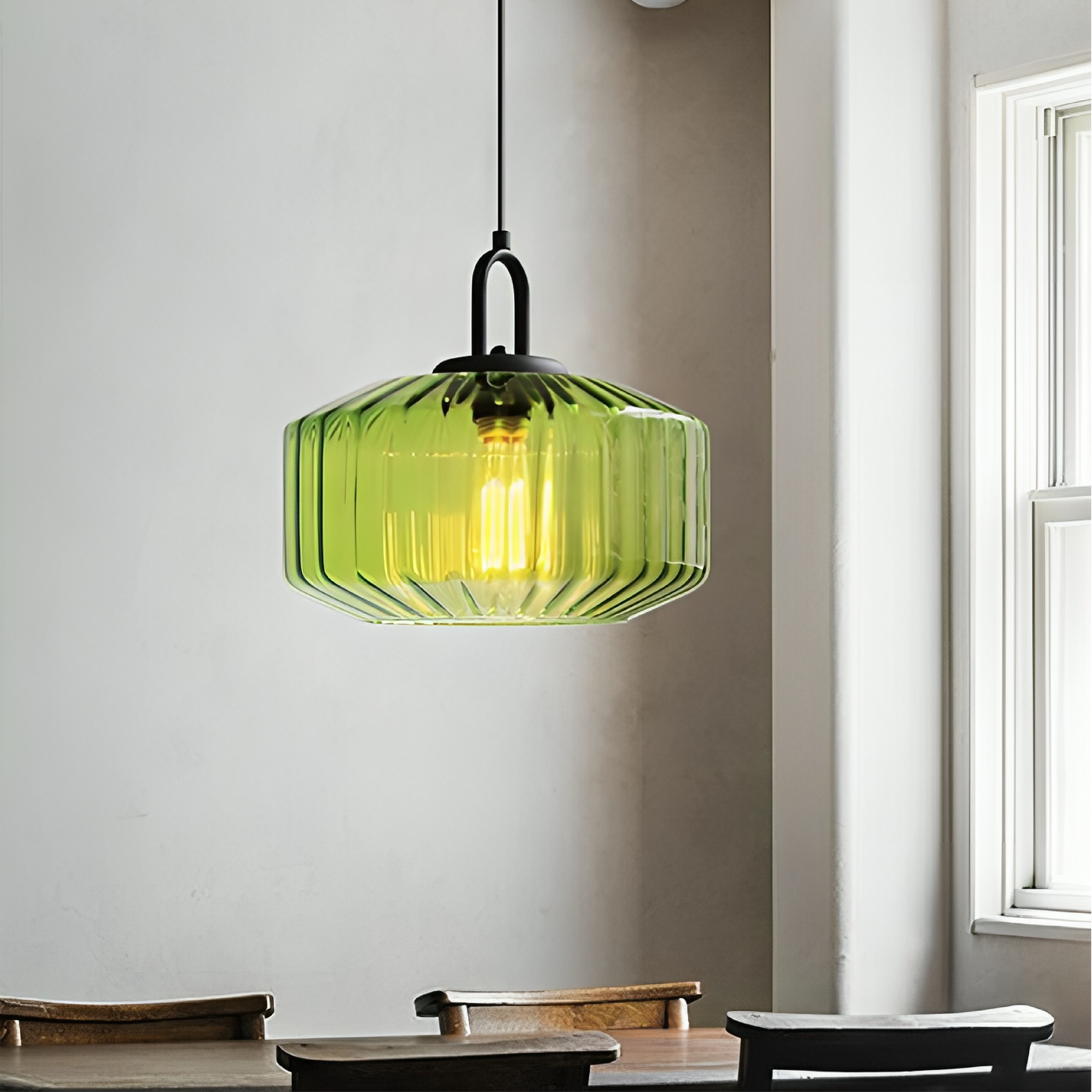 Lampa wisząca z kolorowego szkła