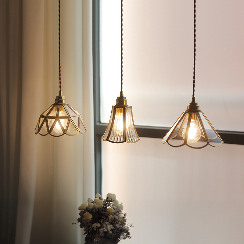 Szklana lampa wisząca w stylu vintage