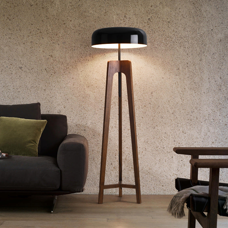 Lampa podłogowa w stylu skandynawskim